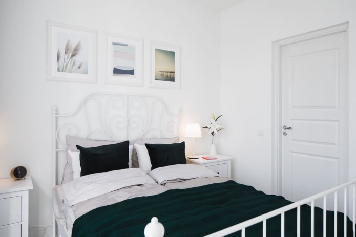 textiel en decor in de slaapkamer in witte kleuren