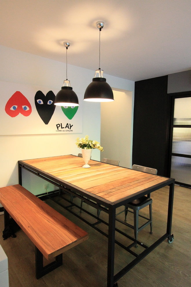 eettafel in een loft-stijl interieur