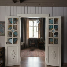 インテリアのライトドア：タイプ、色、床、壁、家具との組み合わせ-7