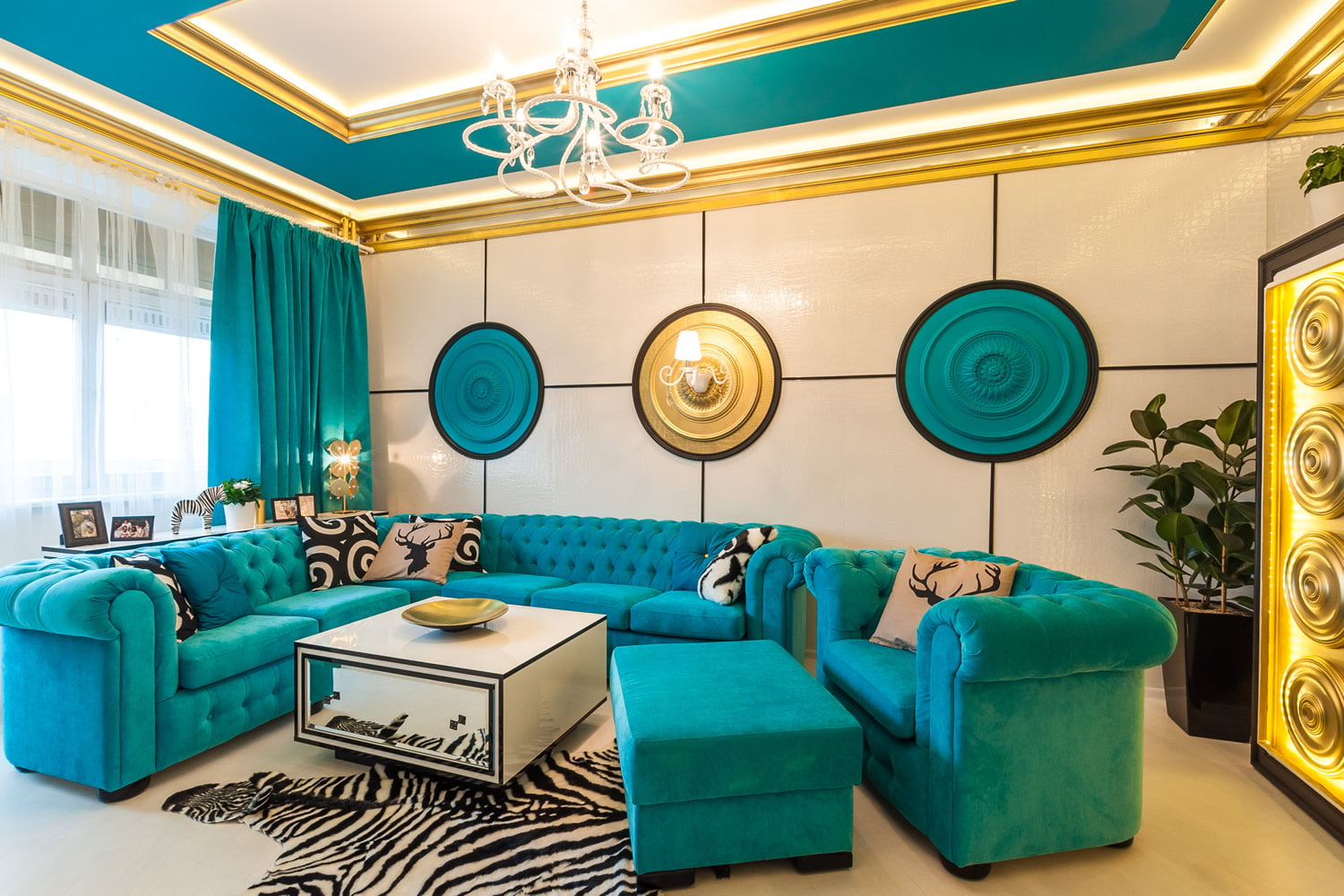 neoklasikinė sofa
