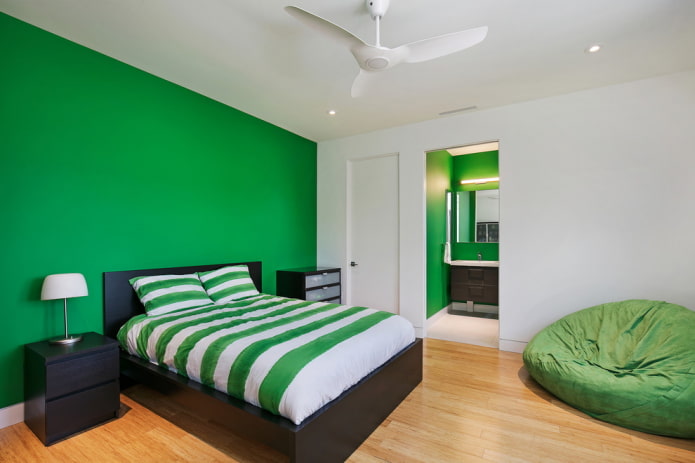 ריהוט בפנים חדר השינה בגוונים ירוקים