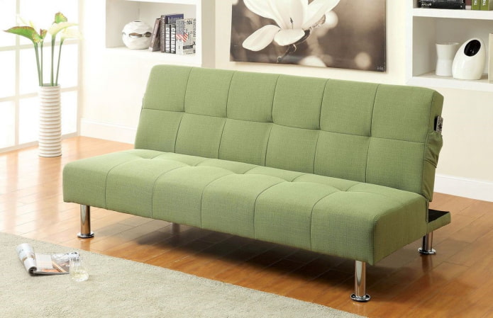 összecsukható kanapé zöld színben a belső térben