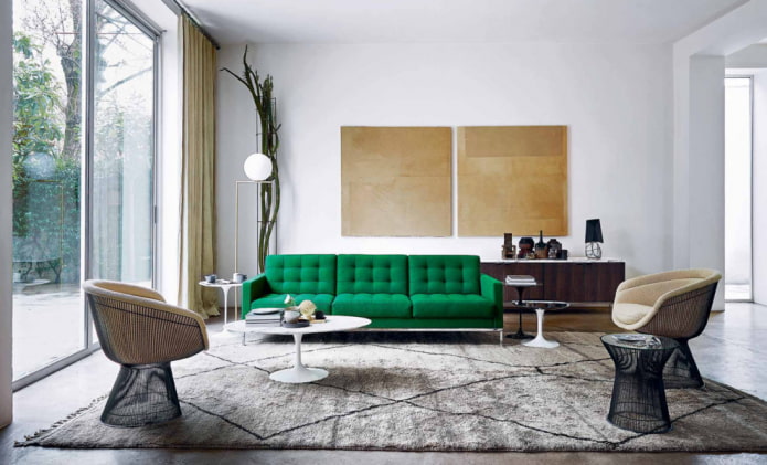 zöld kanapé karosszékekkel kombinálva