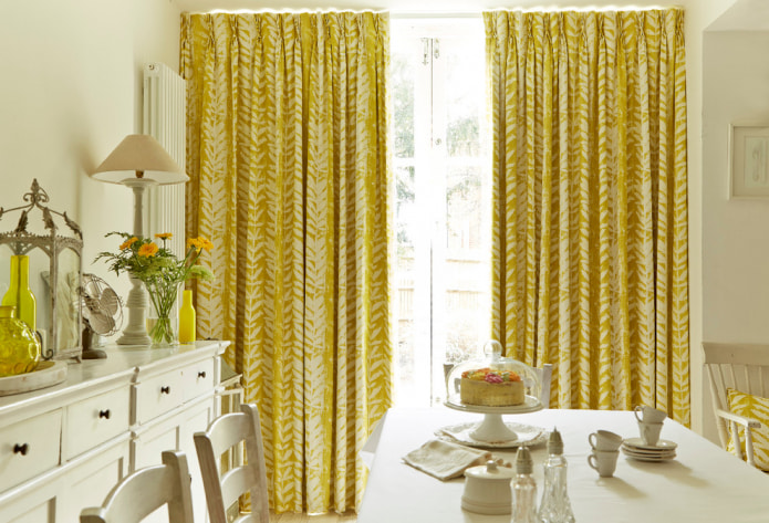 Žute zavjese u unutrašnjosti: vrste, tkanine, boja, dizajn, dekor, kombinacija s bojom tapeta
